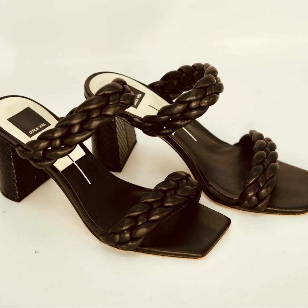 Dolce Vita Black Heels with Sleek Design
